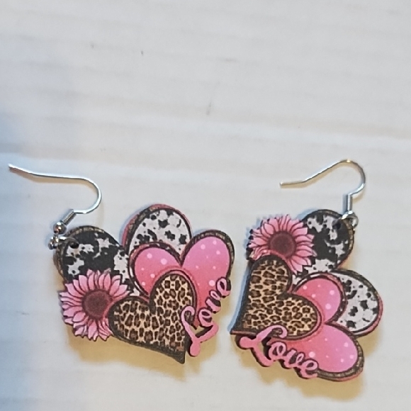 Jewelry - NWT Pink and Black Heart Earrings